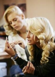 Мобильные блондинки thumbnail