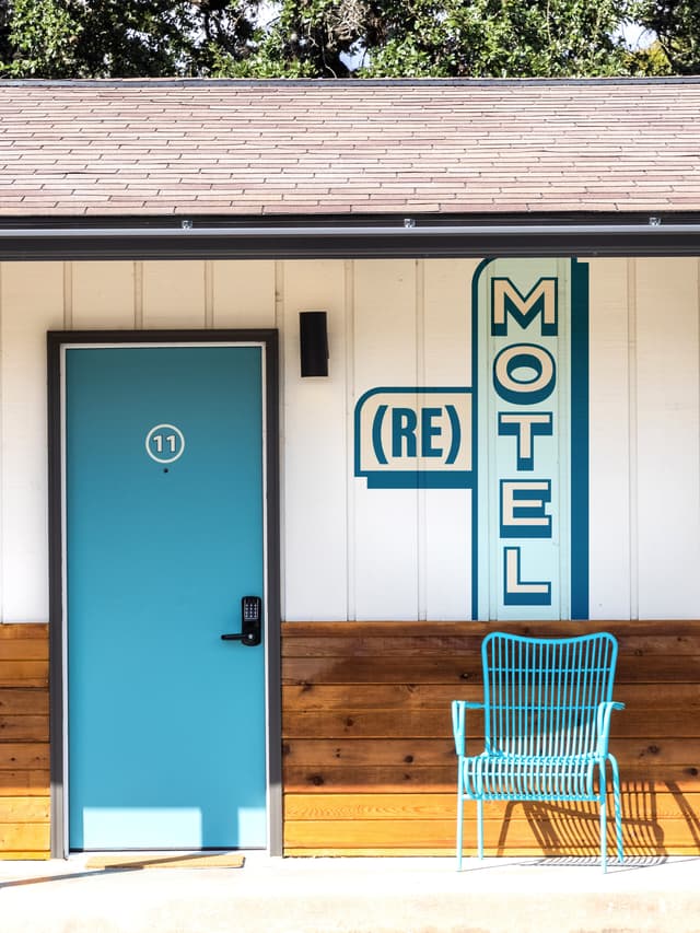 (Re)Motel